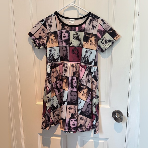 Taylor swift collage dress size 10-12 - Picture 1 of 4